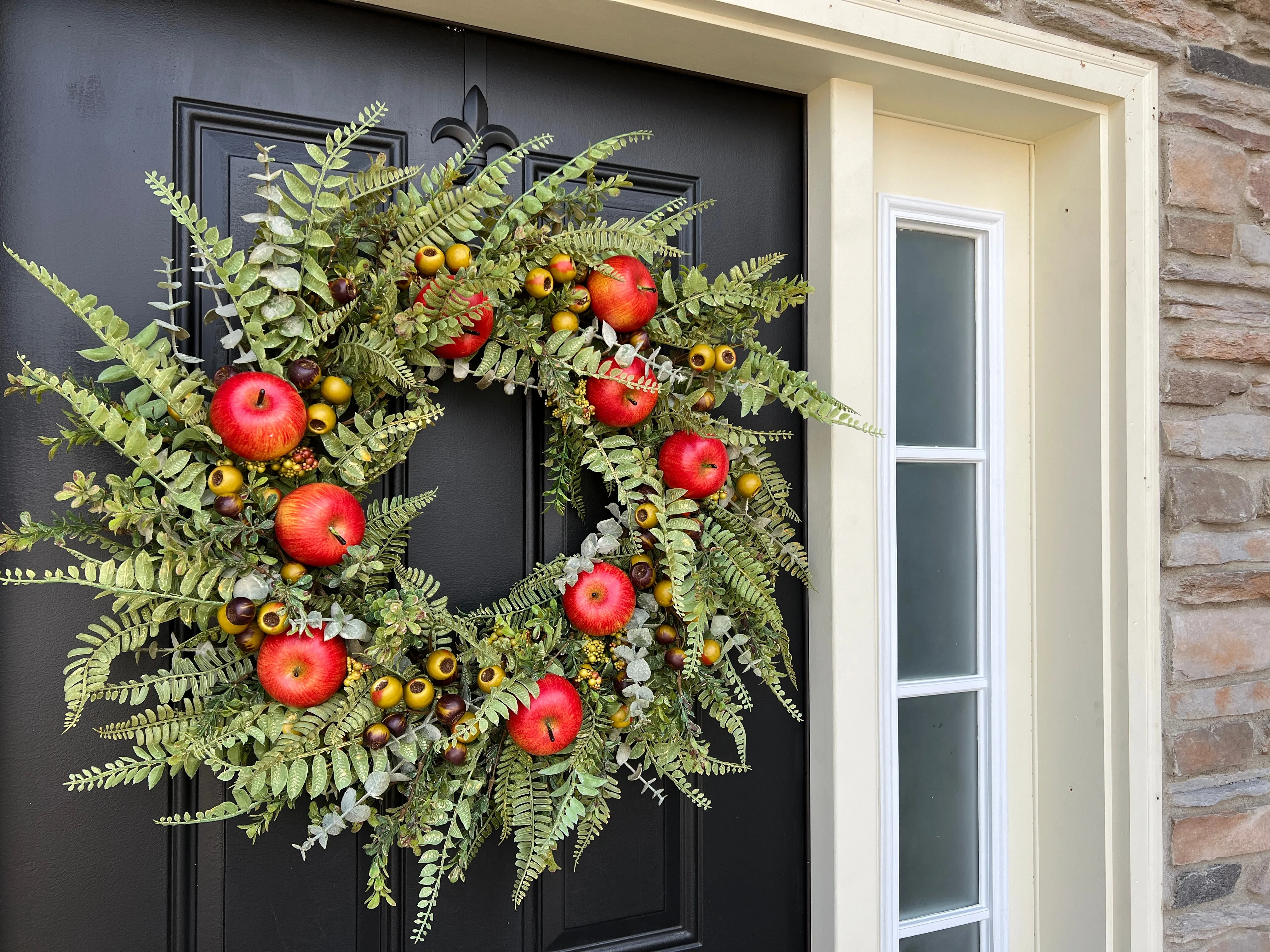 Autumn Honeycrisp Apple Wreath with Life-Size Fruit