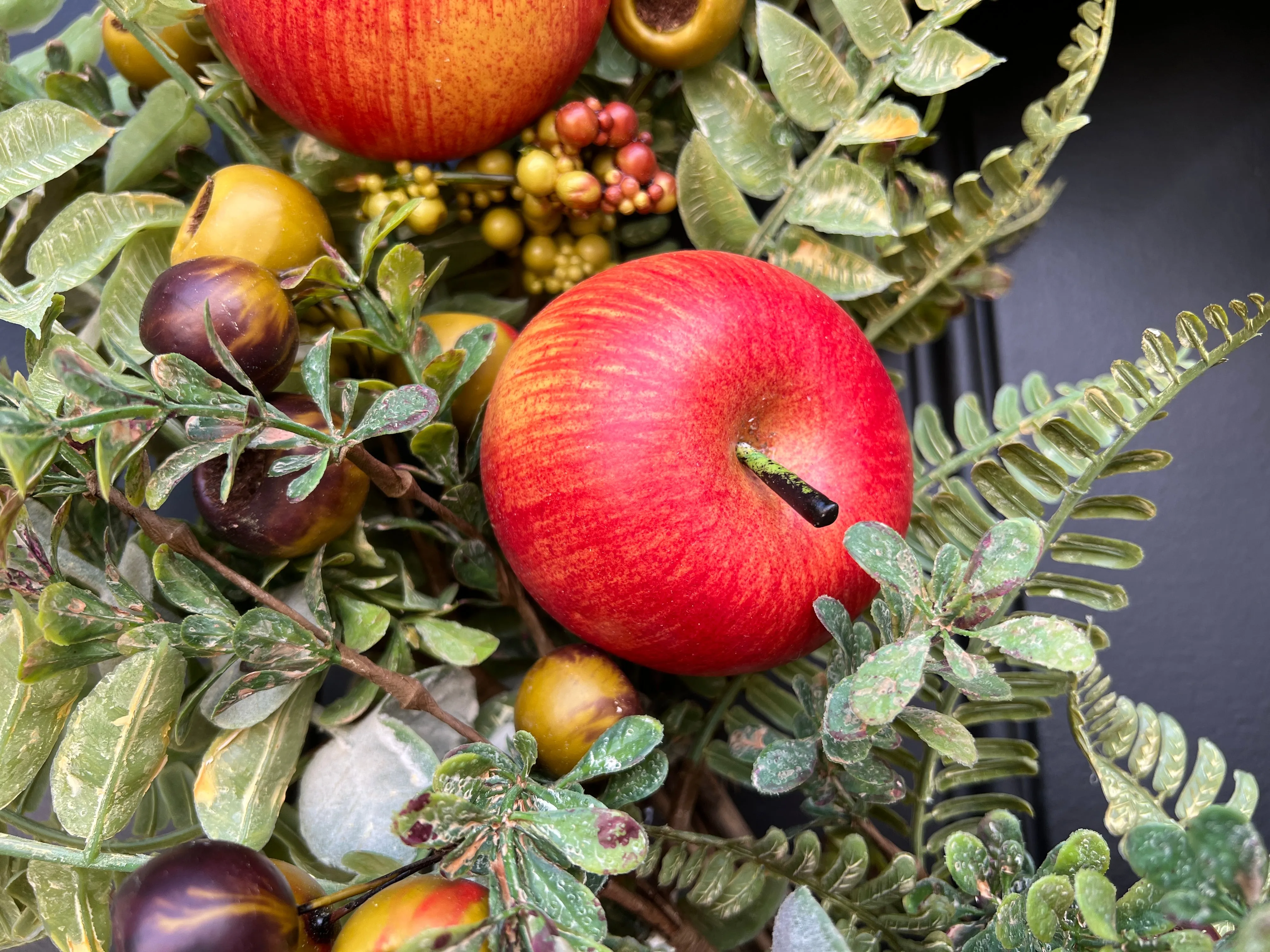 Autumn Honeycrisp Apple Wreath with Life-Size Fruit