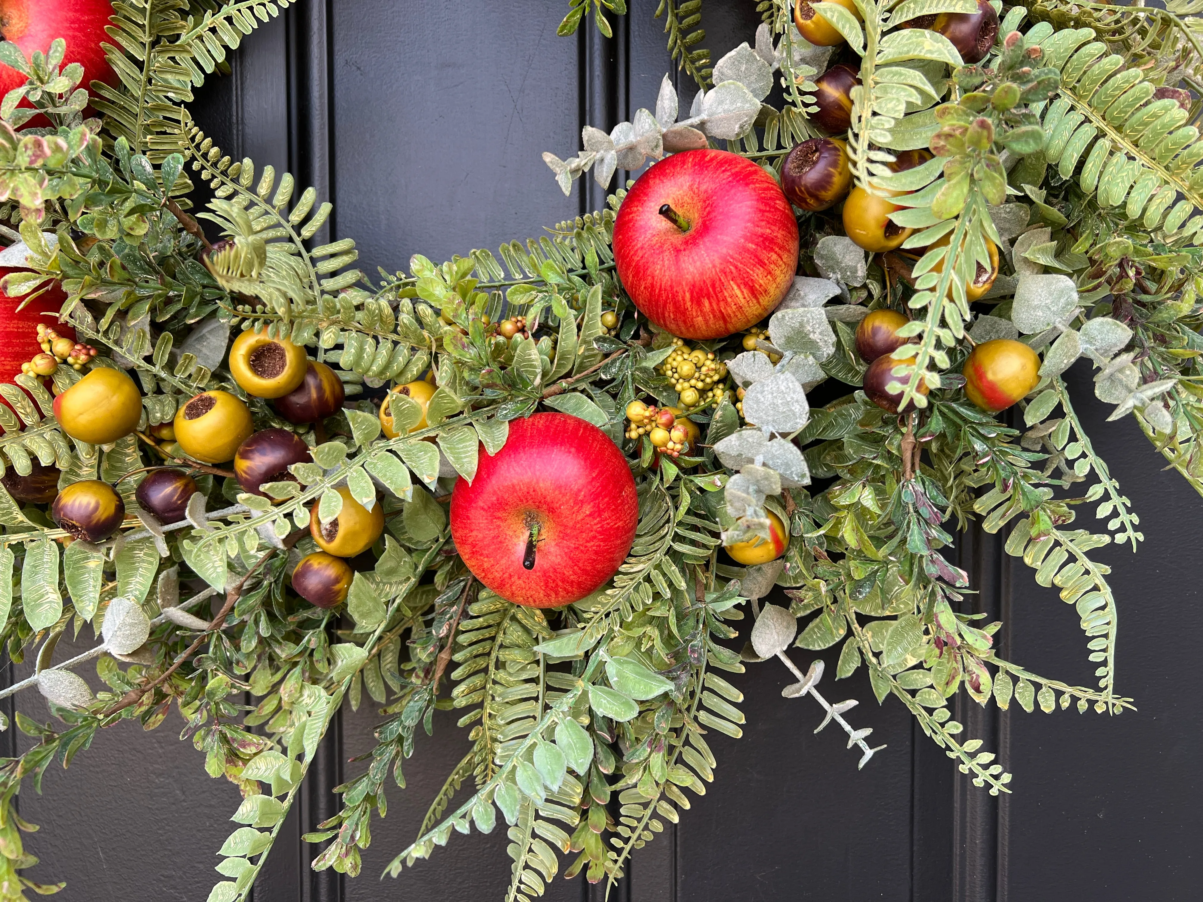 Autumn Honeycrisp Apple Wreath with Life-Size Fruit