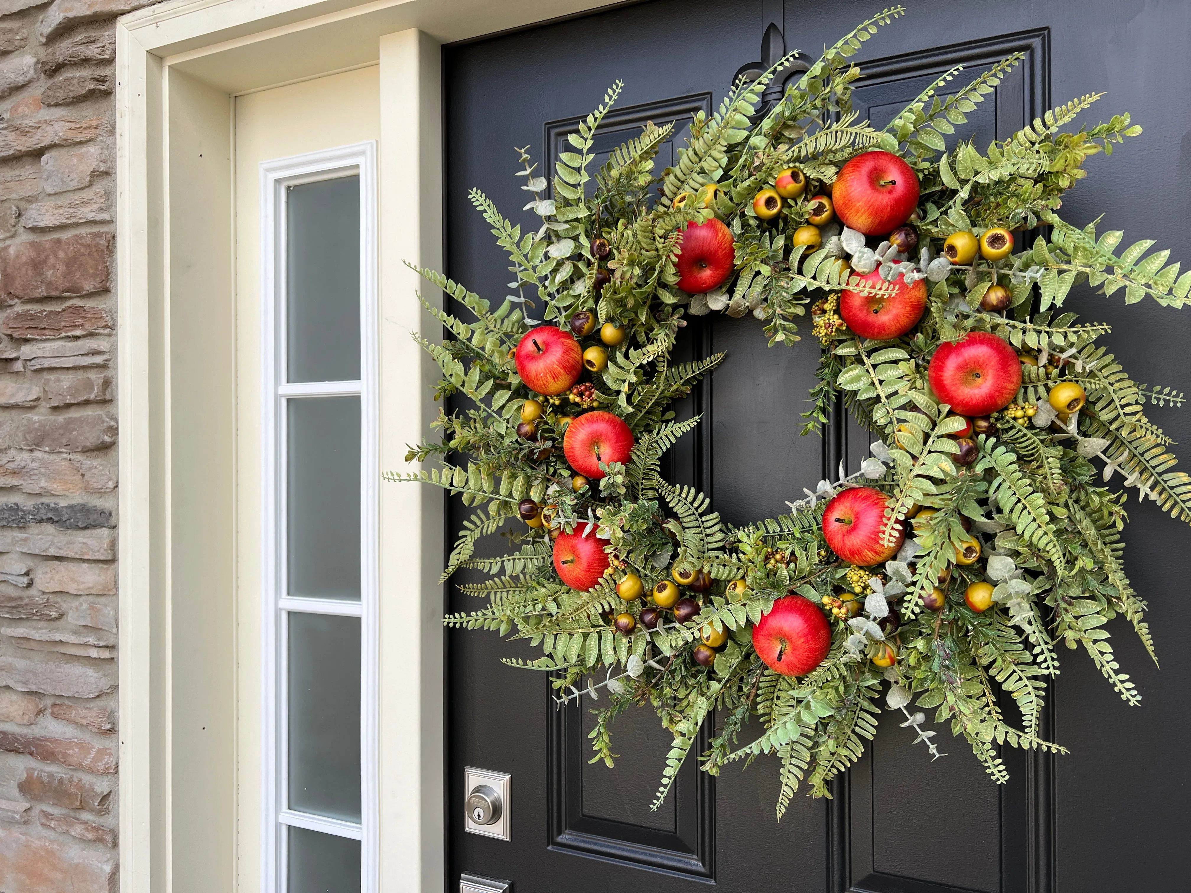 Autumn Honeycrisp Apple Wreath with Life-Size Fruit