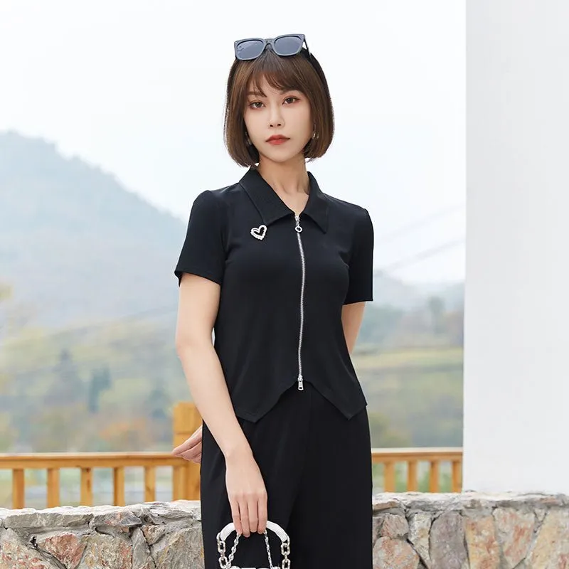 Black Knitted T-shirt With Zipper