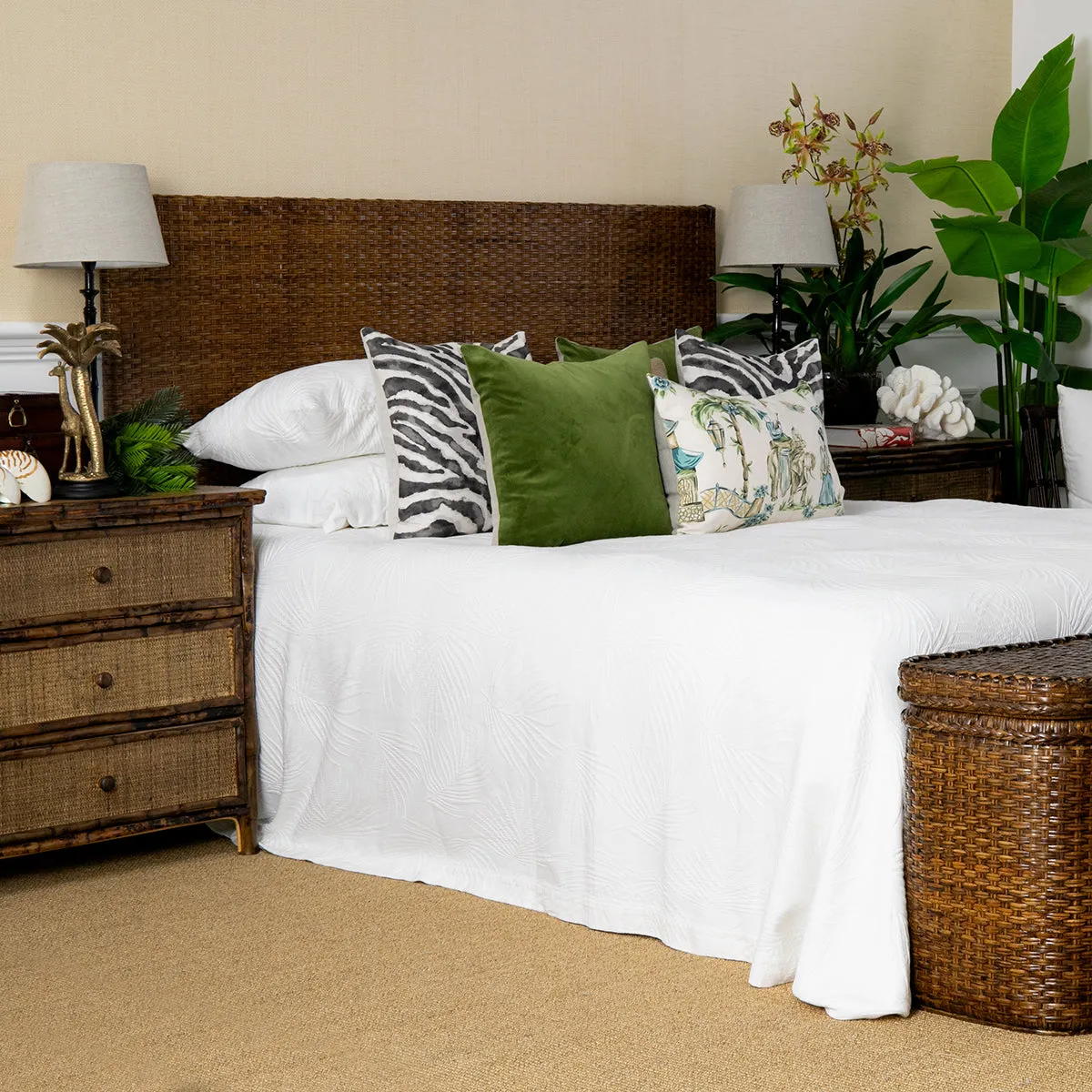 Palm Leaf Bedspread (White)