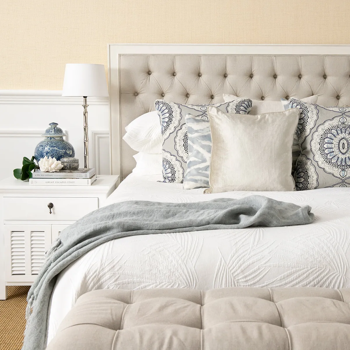 Palm Leaf Bedspread (White)