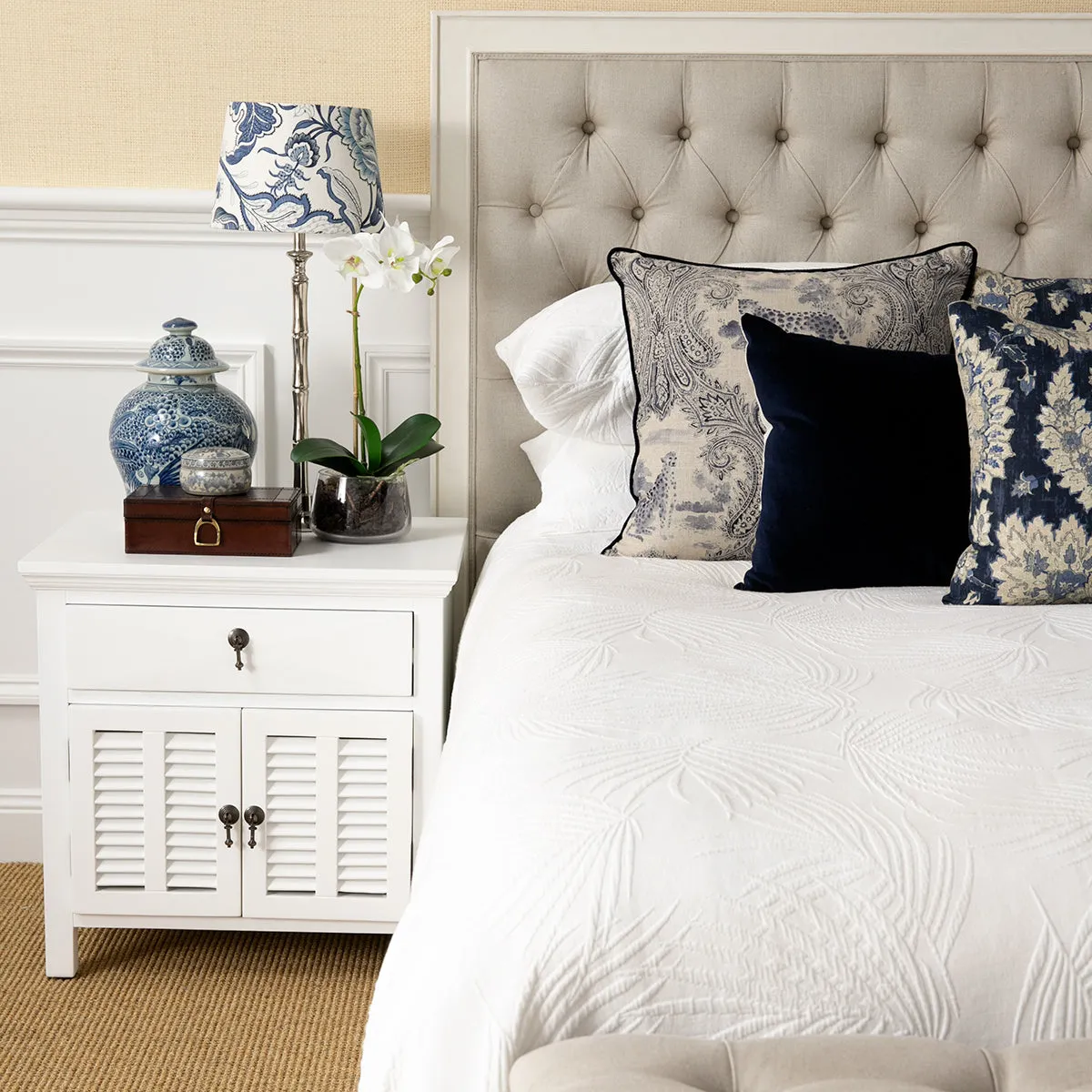 Palm Leaf Bedspread (White)