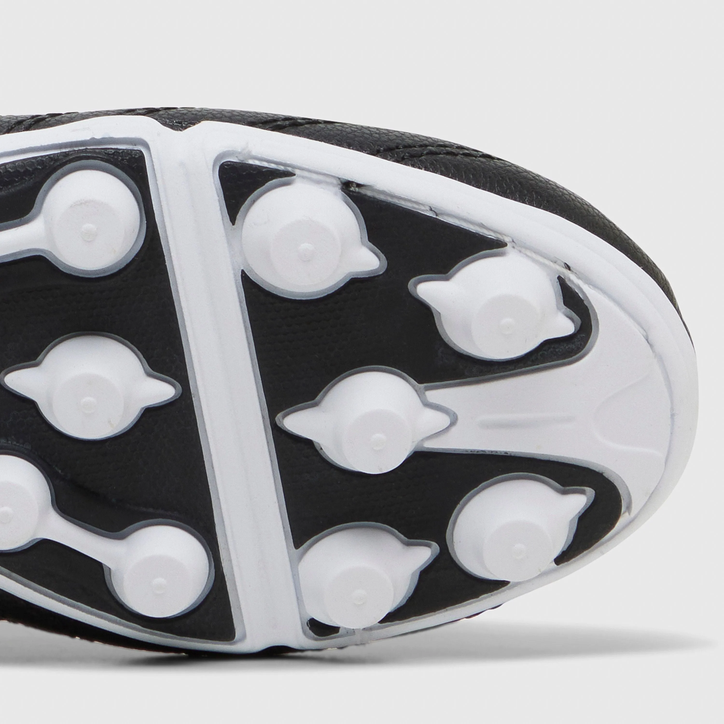 Umbro Classico XII Boots- Black/White- JUNIOR