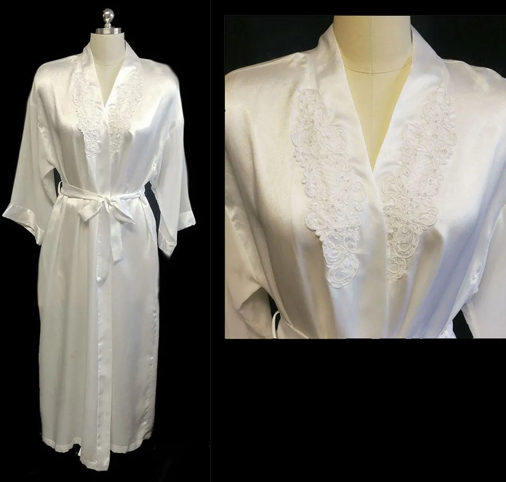 *VINTAGE BRIDAL TROUSSEAU MAIDENFORM LUSCIOUS SATIN PEARLS, SEQUINS & LACE APPLIQUES PEIGNOIR IN WINTER FROST